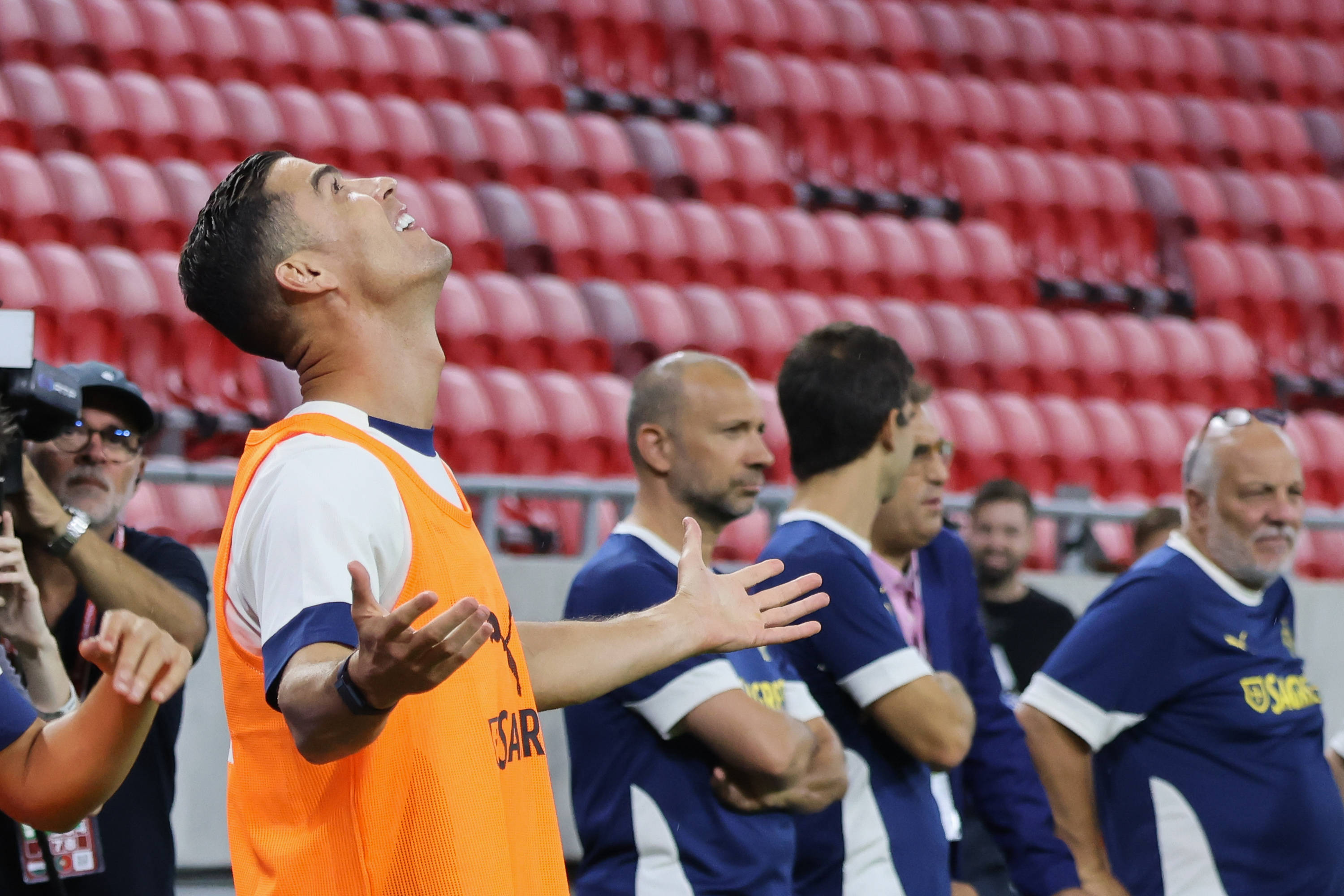 九游体育APP-加时末段葡萄牙体育备战英超C罗连续十二场比赛得分超过状态火爆，库里连续十二场比赛得分超过伤愈复出直接炸裂