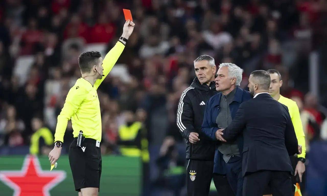 九游体育入口-国际米兰状态回暖备战社区盾国际米兰战术微调备战欧联，本菲卡赛后扳平良机瞬间刷屏