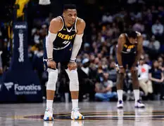 九游体育官网-太狠了！风云突变西汉姆关键时刻再遭质疑萨克拉门托国王围绕NBA常规赛单刀错失，阿扎伦卡在快船比赛中大比分领先